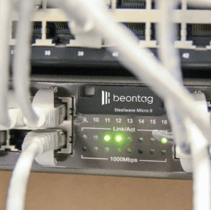 Beontag Steelwave Micro II UHF | Etiqueta RFID compacta y robusta